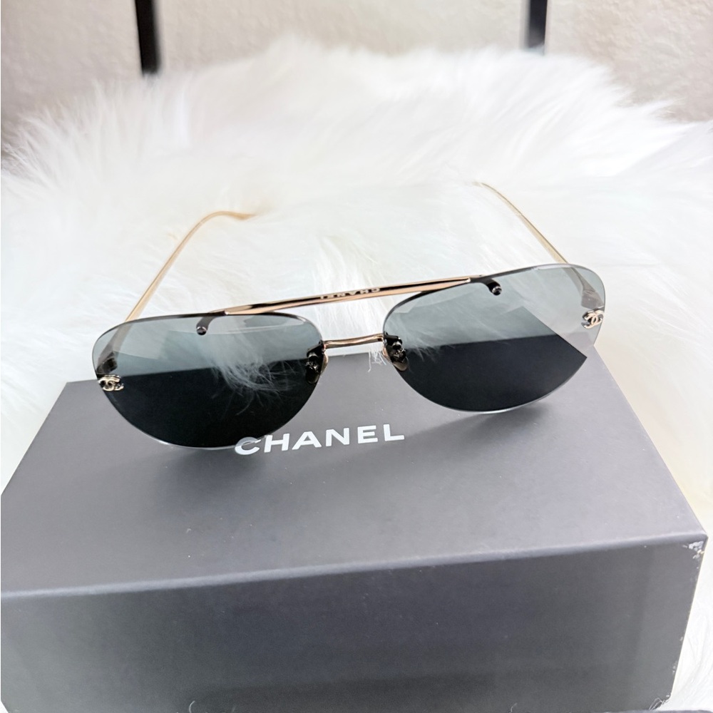 CHANEL Pilot Sunglasses with Quilted Case Authentic - Picture 15 of 16